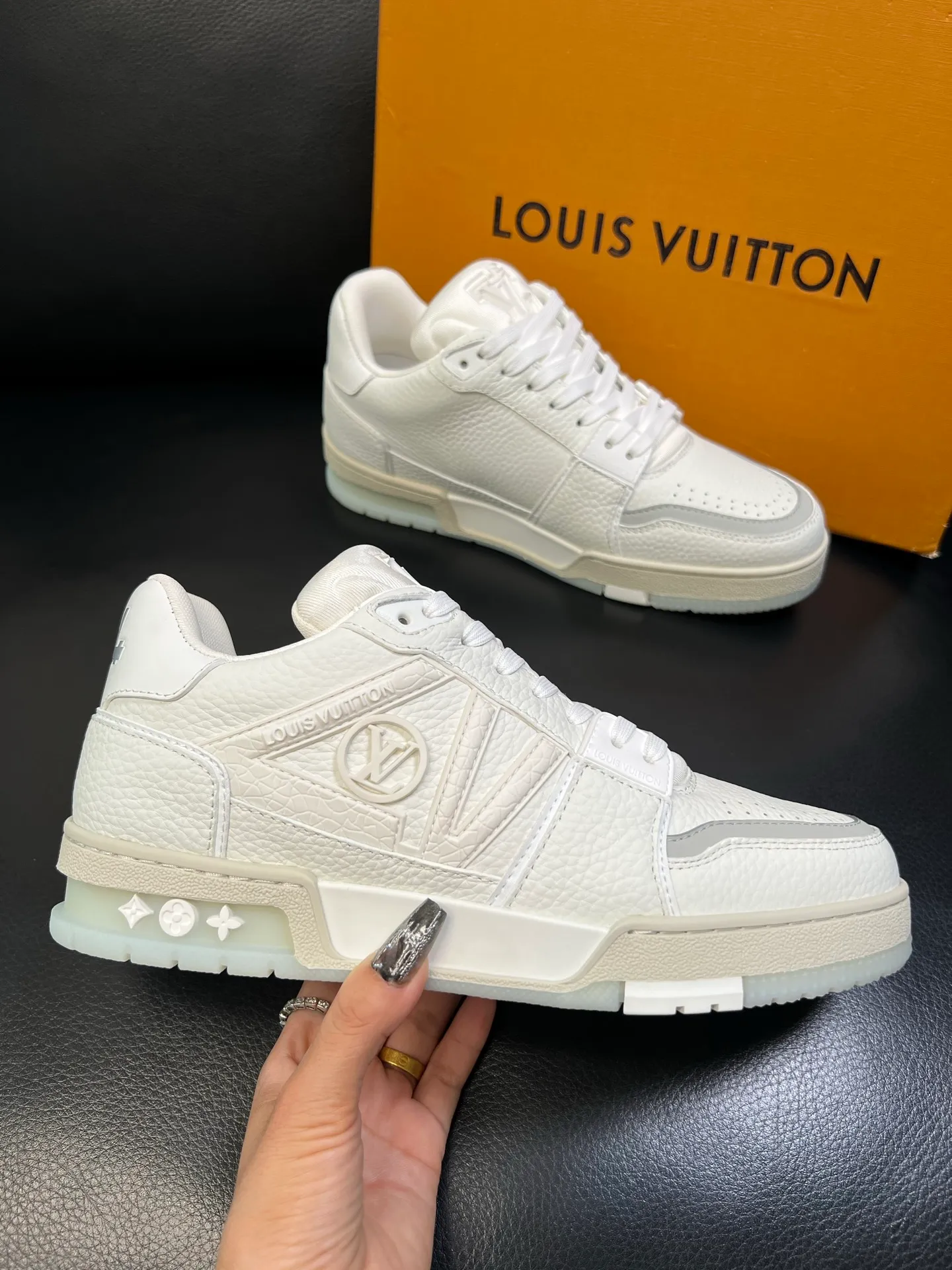 Men's shoes 💰900 Lv top purchasing agent Louis Vuitton, sports sneakers counter synchronization, uppers imported from Italy, high-quality splicing colorful complex crafts, imported mesh pads are soft and comfortable, soles: original soles specially provided by the original factory, T men's shoes 💰U exclusive movable molded soles super comfortable, original factory and single goods, high quality, welcome to compare, code number 39-44 (customized 38 45)